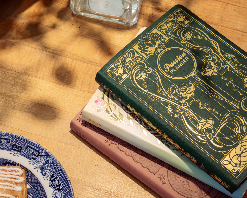 Weekly 2027 Planner - Gilded Green Nouveau